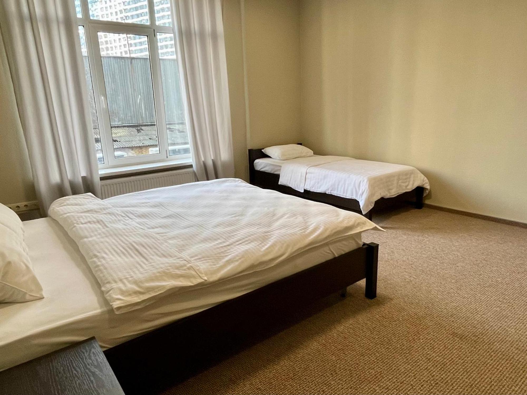 4Room Hostel キエフ エクステリア 写真