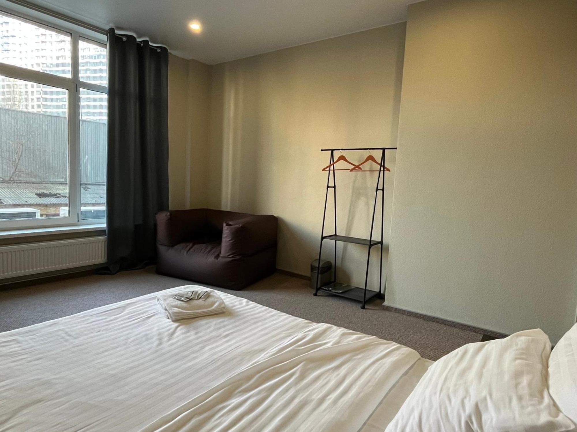 4Room Hostel キエフ エクステリア 写真